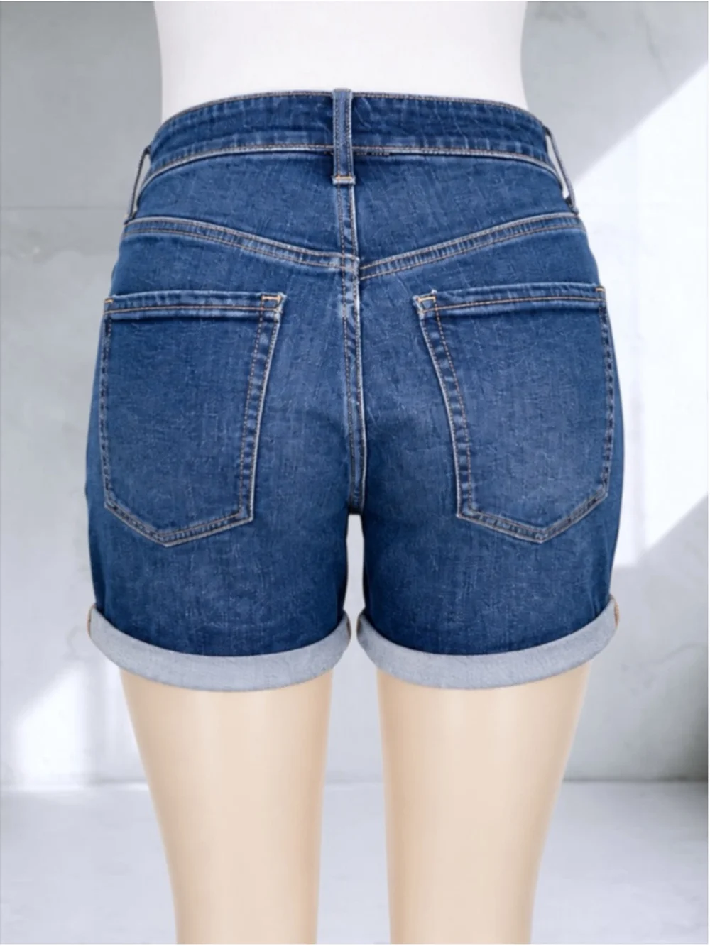 Old Navy Women’s High-Waisted Button-Fly OG Straight Jean Shorts – Size 4